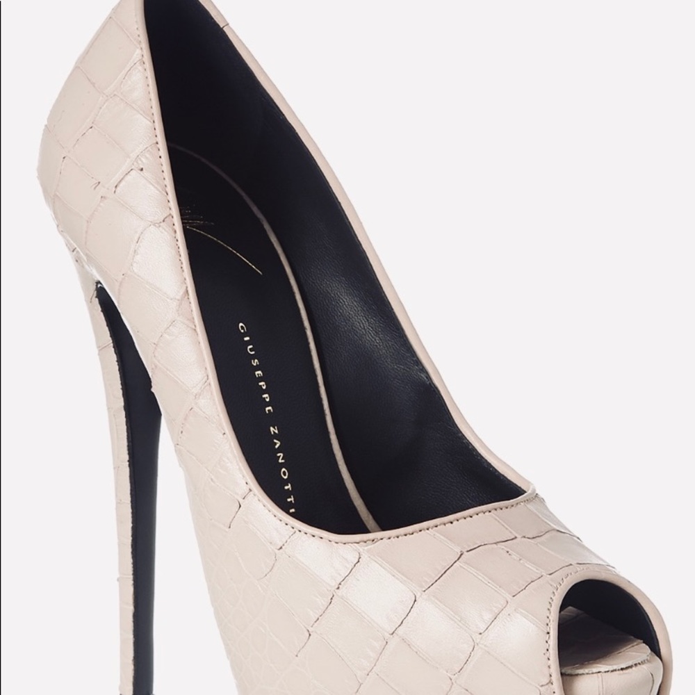 Giuseppe  Zannoti Croc_Embossed Leather Pump